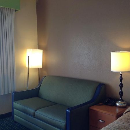 Diamond Inn & Suites Ричмонд Экстерьер фото