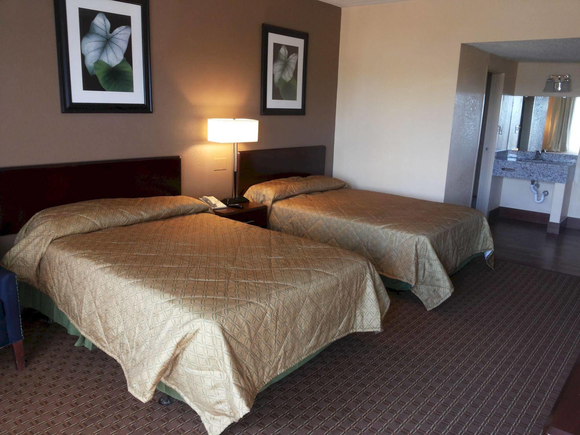 Diamond Inn & Suites Ричмонд Экстерьер фото