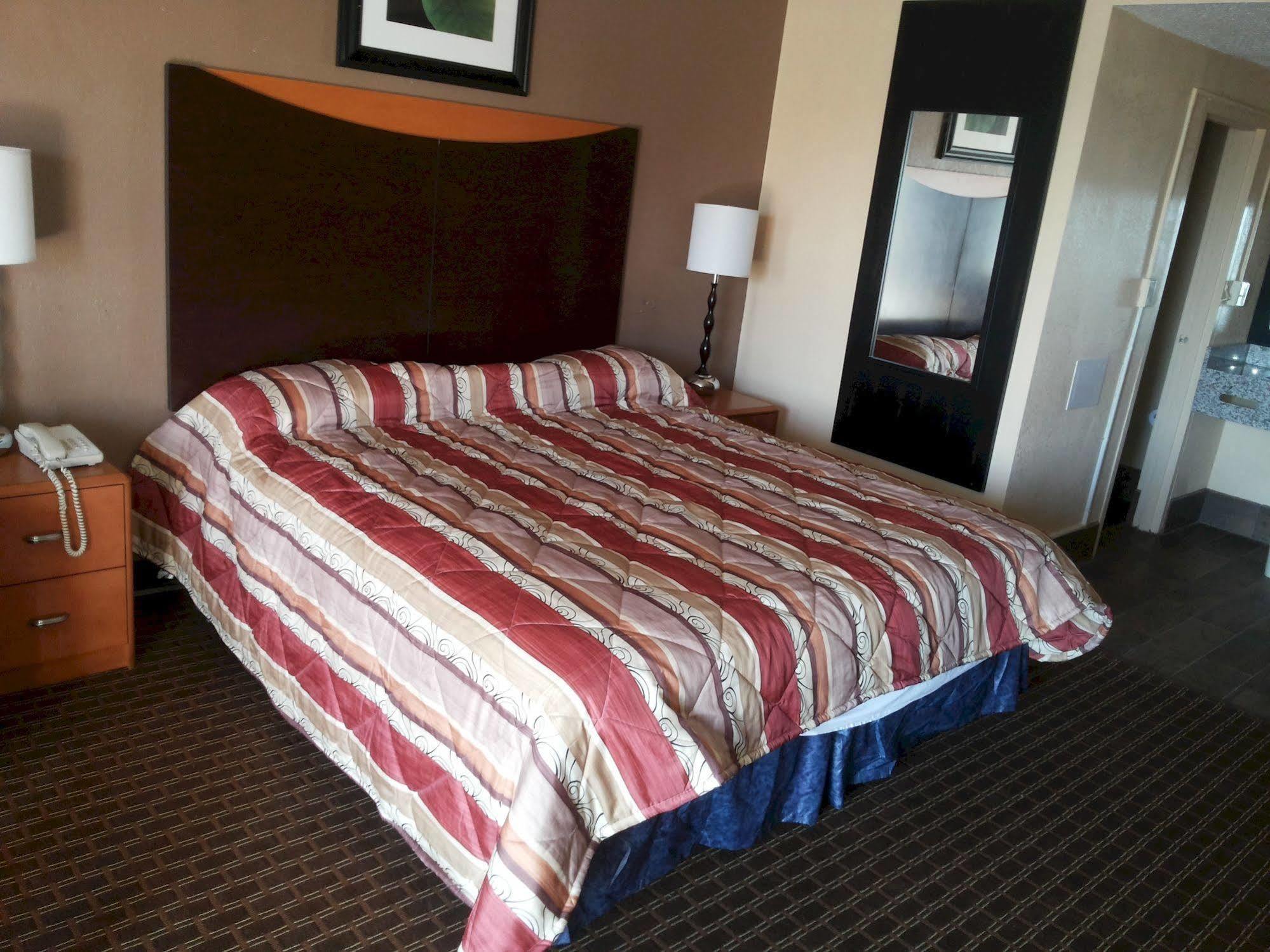 Diamond Inn & Suites Ричмонд Экстерьер фото